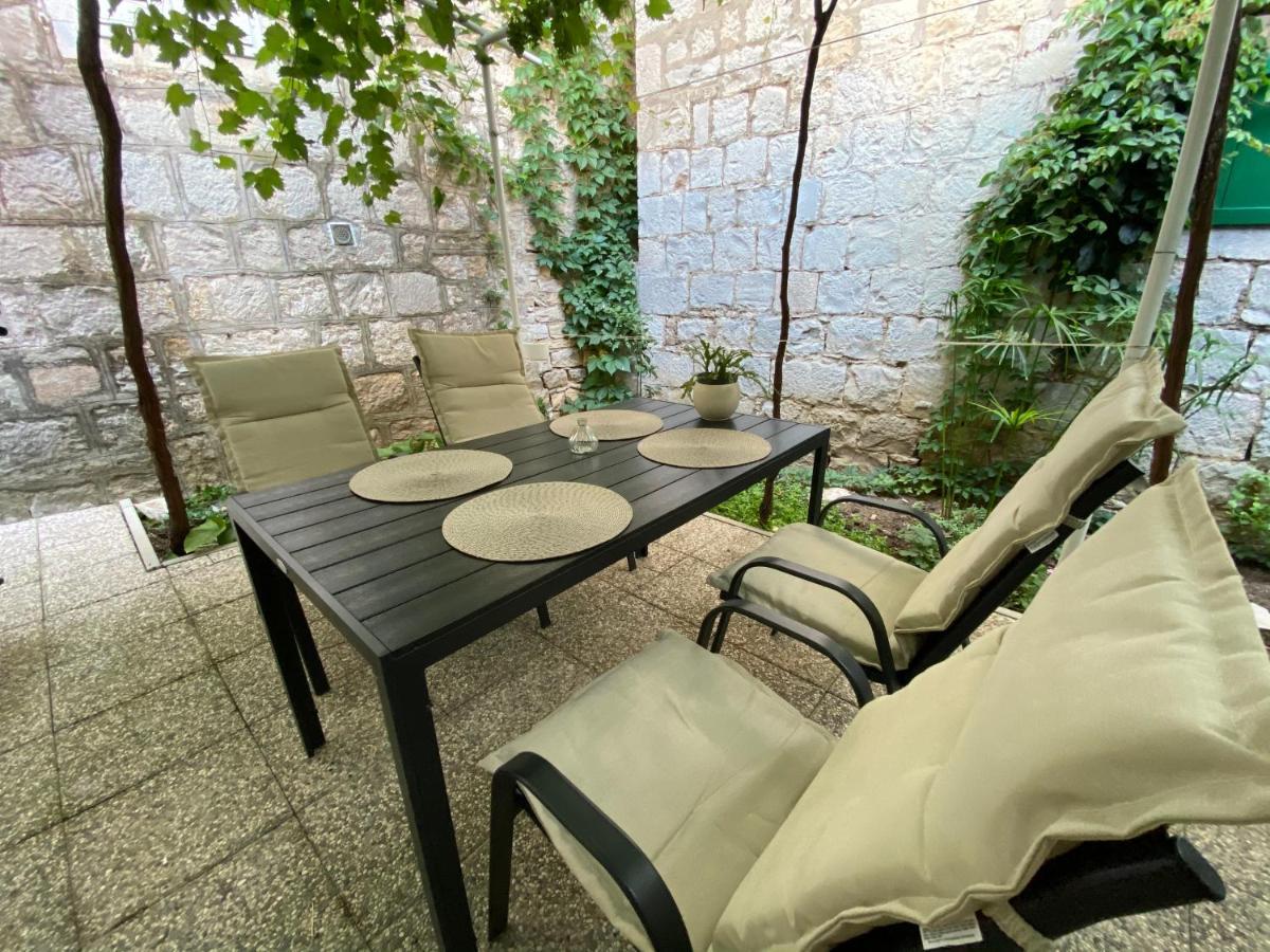 Stari Dvor Apartment