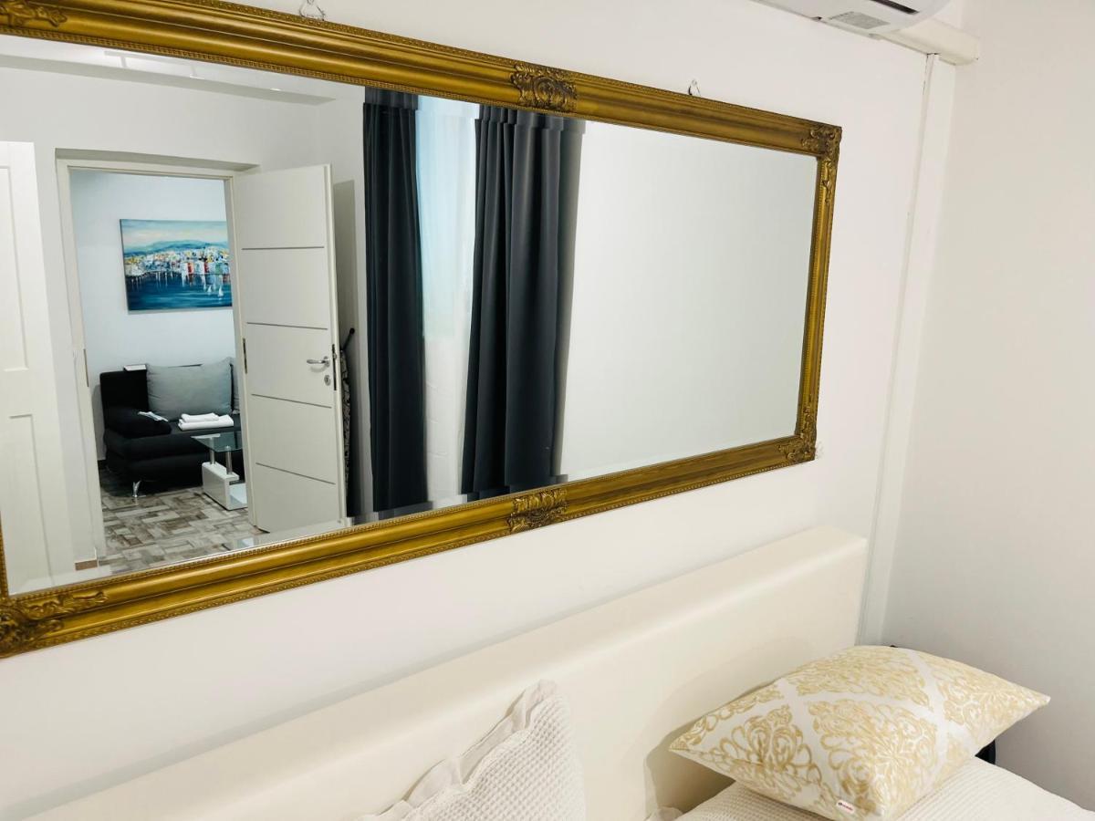 Stari Dvor Apartment *