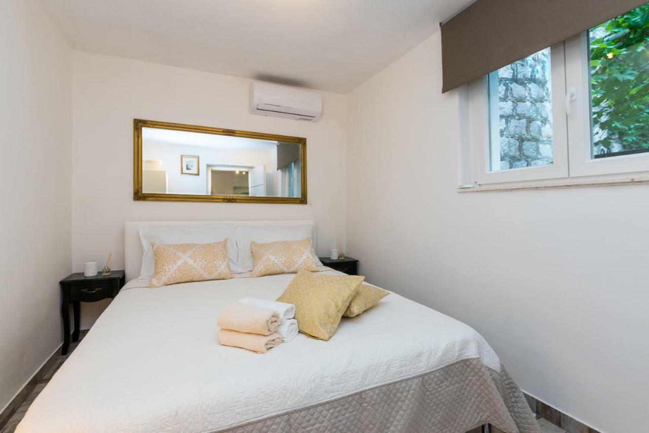Stari Dvor Apartment