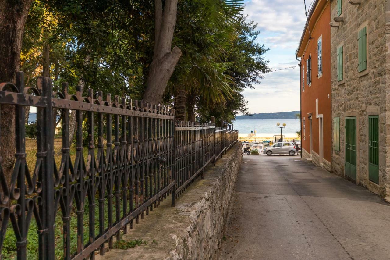 Stari Dvor Kastela